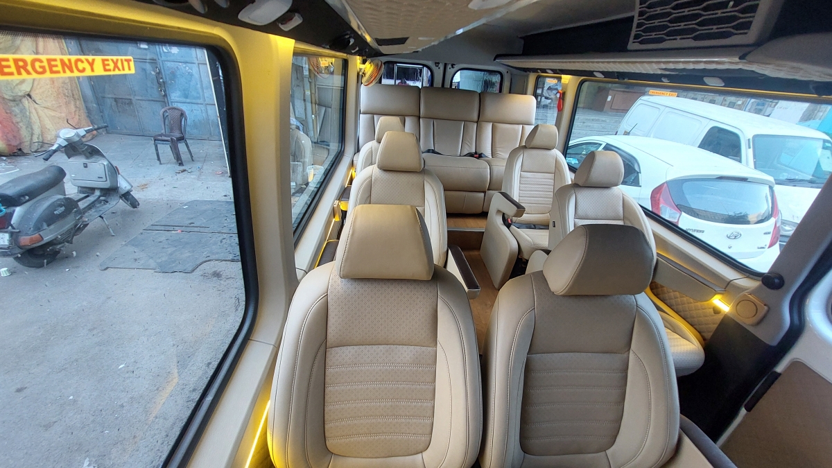 9 Seater Premium Urbania