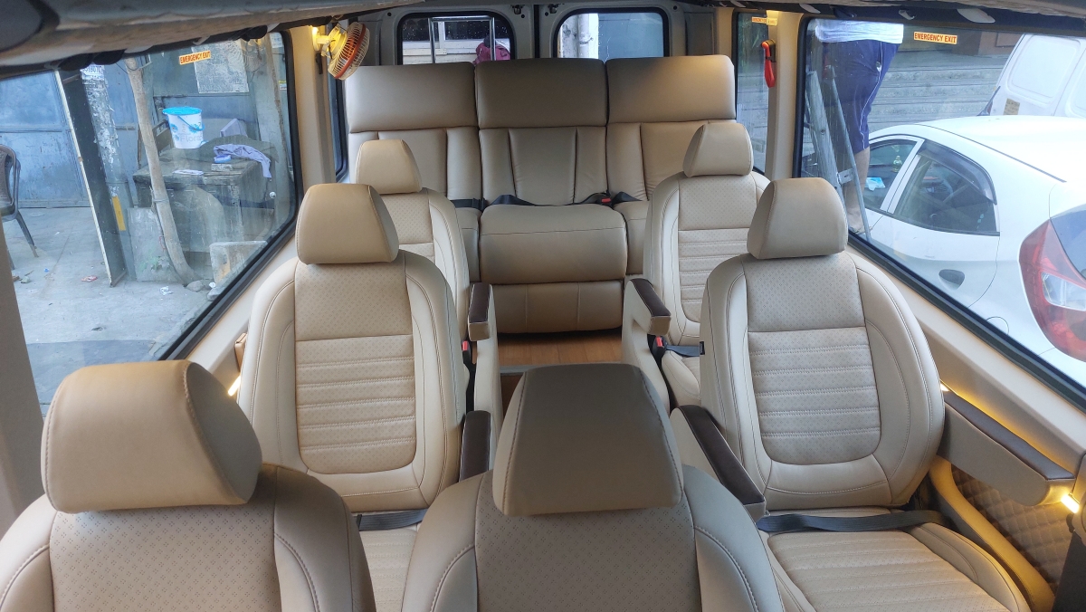 9 Seater Premium Urbania
