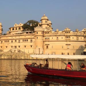 Udaipur Tourism – Visit the City of Lakes, Palaces, and Romantic Heritage of Rajasthan