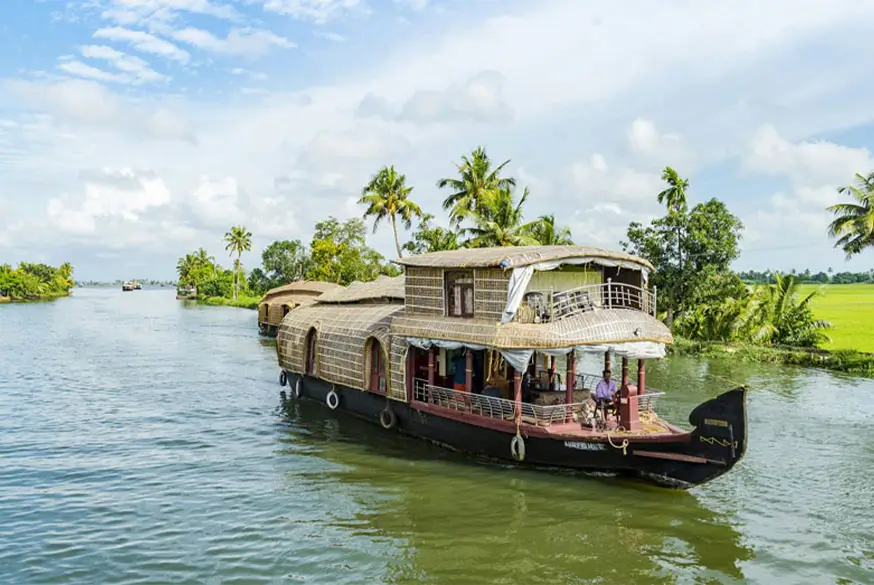 14-Day South India Tour Covering Temples, French Heritage & Kerala Coast