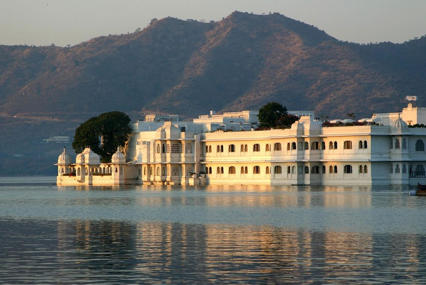 14 Days Rajasthan Forts, Palaces & Desert Tour by Private Car – Delhi to Udaipur